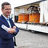 Bürgermeister Patrick Stärk freut sich auf den Ausbau des Glasfasernetzes in Mühlhausen-Ehingen. Auch wenn die Kabeltrommeln im ...