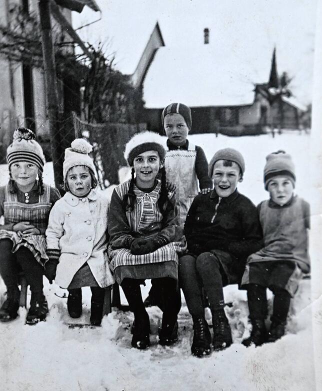 Der Vater von Rosmarie Leisinger fotografierte diese Gurtweiler Kinder 1938 mit einem Glasplatten-Fotoapparat.