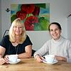 Monika Karle (links) spricht mit unserer Mitarbeiterin Ursula Freudig über die kommende Aufführung des Dogermer Kom(m)ödle und ihre ...