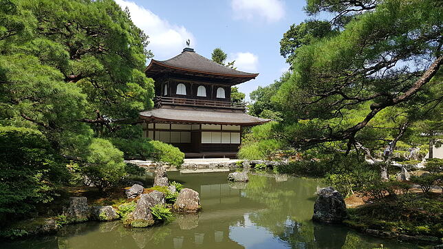 Fernöstliche Kultur: Der buddhistische Ginkaku-ji-Tempel in Kyoto.