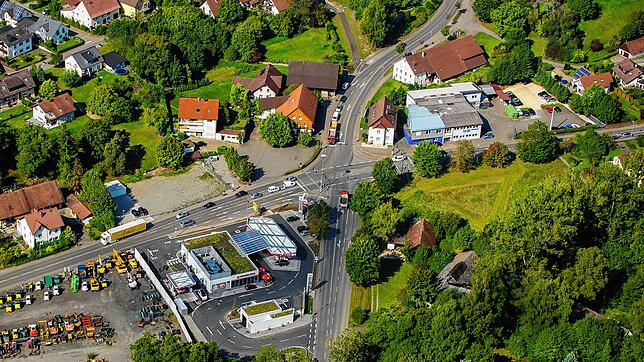 Ein Luftbild der Adlerkreuzung in Stockach-Hindelwangen, an der einige Bauarbeiten bevorstehen. Unter anderem will die Neubauleitung ...