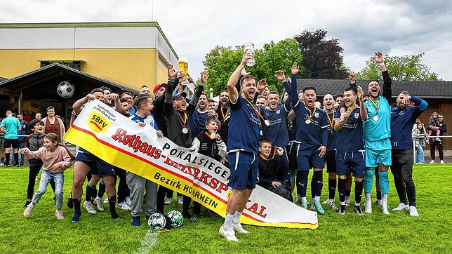 Bild : VfB Waldshut behält die Nerven am Elfmeterpunkt im Pokalfinale gegen FC Tiengen 08 &ndash; hier Fotos!