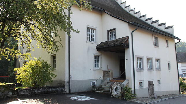 Die Alte Mühle von Unteralpfen, ein spätbarockes Bauwerk aus dem Jahre 1568, war immer ein Anziehungspunkt, auch für Touristen. Bild: ...