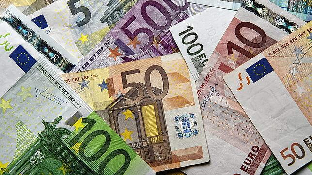 Fast alle Banken drehen derzeit an der Gebührenschraube. Wer Bank-Anteilsscheine erwirbt, kann die Verluste ausgleichen helfen.