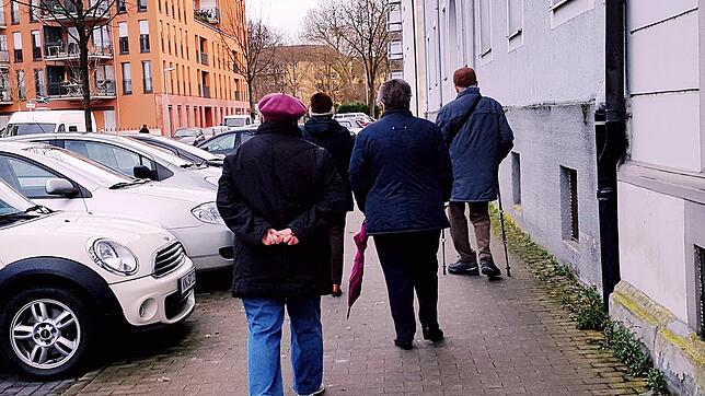Bild : „Aufgeben ist nicht!“ – wie die Seniorinnen aus Petershausen für ihre Bushaltestellen streiten