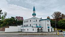 Ein kulturübergreifender Stadtrundgang in Meßkirch beginnt in der St. Martinskirche und endet bei der Moschee an der Mengener Straße. ...