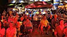 Lichterspiel an einem schönen warmen Sommerabend im Innenhof des Jugendhauses: Das Festival bekommt das Prädikat „Rundum gelungen“.