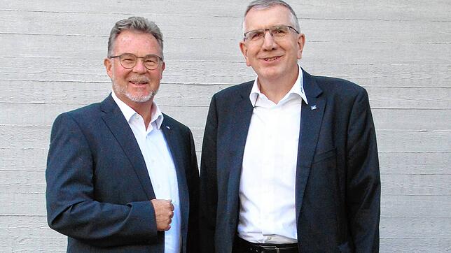 Das Vorstandsduo der Volksbank Pfullendorf: Markus Dold (links) und Werner Groß (rechts).