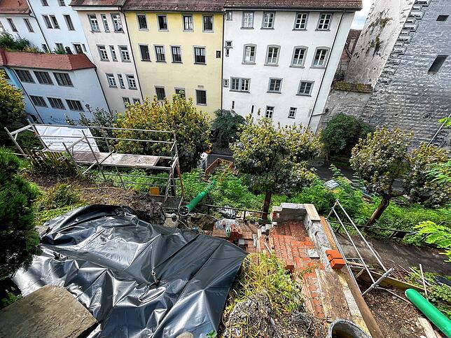 Die Baustelle über dem Stadtgraben.