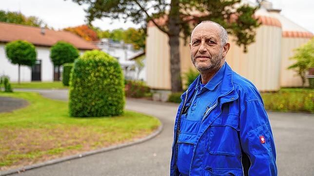 Abwassermeister Klaus Buntru führt gerne Menschen durch die Kläranlage in Tiengen: „Oftmals sind sie überrascht, was alles ...