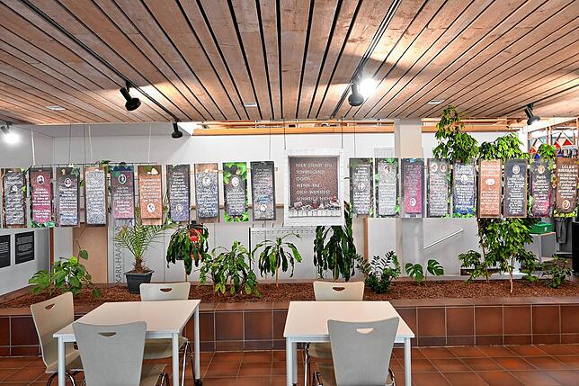 Eine Rekonstruktion des Gedenkplatzes am Rosengarten eröffnet die Ausstellung im Foyer der Stadtbibliothek in Schwenningen.