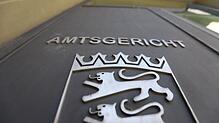 (Symbolbild) Am Amtsgericht Konstanz muss ein 28-Jähriger zum Prozess erscheinen. Angeklagt ist der Mann wegen eines tätlichen Angriffs ...
