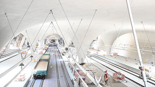 Im Zuge des Bahnprojektes Stuttgart 21 wird der Bahnknoten Stuttgart als erster bundesweit komplett digitalisiert. (Archivbild)