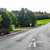Der Blick zeigt die aktuelle Situation in Mühlweiler. Linksseitig soll ein Radweg Mühlingen und Zoznegg verbinden. Hier könnte man dann ...