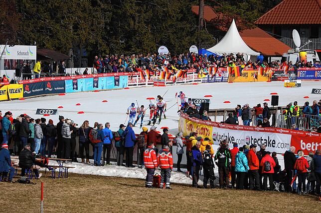 Große Kulisse und großer Sport bei der Nordische Kombination in Schonach: Solche internationalen Spitzensportveranstaltungen sind ohne ...