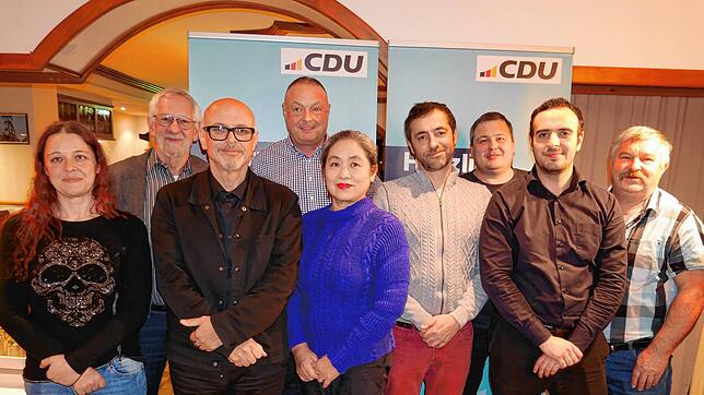 Für den Wehrer Gemeinderat kandidieren (von links) Samira Reitzig, Paul Erhart, Johannes Mulflur, Stefan Tussing, Liping Li, Otto ...