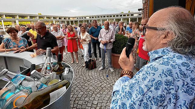 Veranstalter Reinhard Weigelt sparte nicht mit Kritik an der städtischen Kulturpolitik und dankte dem Salem College und seinen ...