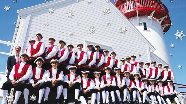 Der Adventskalender: Das Foto entstand im Sommer während der Konzertreise der Knabenmusik am Leuchtturm von Lindesnes, Norwegens ...