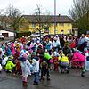 Treffpunkt zum Hemglunkiumzug war am Narrenbaum in RiedernDie Weckmusik unter der Leitung von Adrian Preiser, die Hü-Rianer und Groß und ...