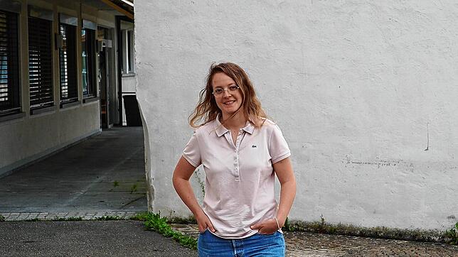 Cécilia Marchat will im Blumenfelder Schloßhof Dokumentarfilme im Kino-Format zeigen. Bild: Uli Zeller