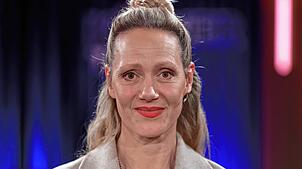 Schauspielerin Anna Schudt im Studio der WDR-Talkshow „Kölner Treff“.