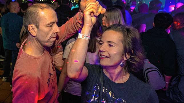 In zehn Bars und Kneipen in der Innenstadt heißt es am Samstag, 1. April, wieder &bdquo;Meßkirch tanzt&ldquo;. DJs werden dabei für die ...