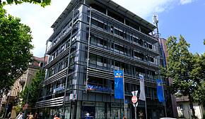 Wird künftig von Tettnang aus gesteuert: der Hauptsitz der Volksbank Konstanz mit Geschäftsgebiet bis Radolfzell, Höri, Steißlingen, ...