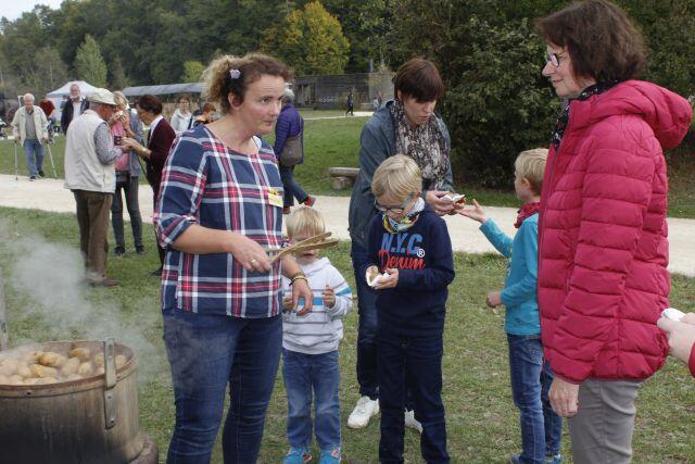 Bild 24: Bilder: Kirbe im Freilichtmuseum Neuhausen ob Eck