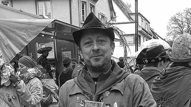 Auf der Fasnacht in Arlen war Mike Riemer in seinem Element. Der Oberholzer des Narrenvereins Katzdorf Arlen ist am Alter von 43 Jahren ...