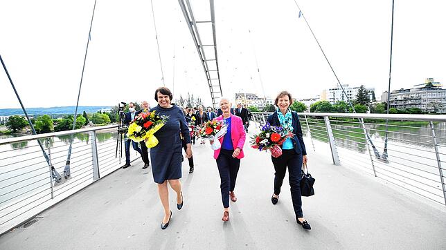 Brückenschlag mit trinationalen Wiederbegegnung im Dreiland: Marion Dammann (Präsidentin des Trinationalen Eurodistricts Basel und ...