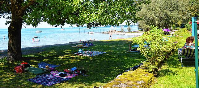 Trotz voller Campingplätze: Der Strand des Campingplatzes in Lindau-Zech ist auch zur Hochsaison nicht überfüllt.