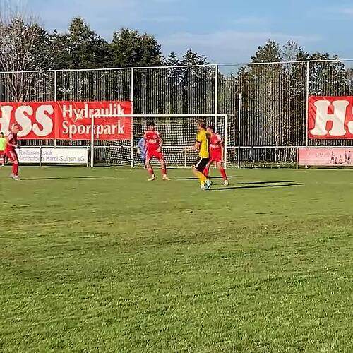 78. Min Zunächst scheitert Marc Reichle an Torwart Lavdrim Amiti, dann schießt Marius Gaupp über das leere Königsfelder Gehäuse.  Morat