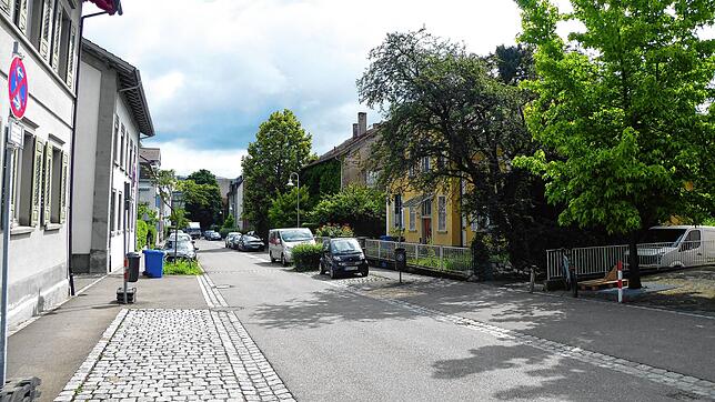 Die Otto-Raggenbass-Straße in Stadelhofen. Ihr Namensgeber (1905 bis 1965) vertrat als ehemaliger Kreuzlinger Bezirksstatthalter ab 1938 ...