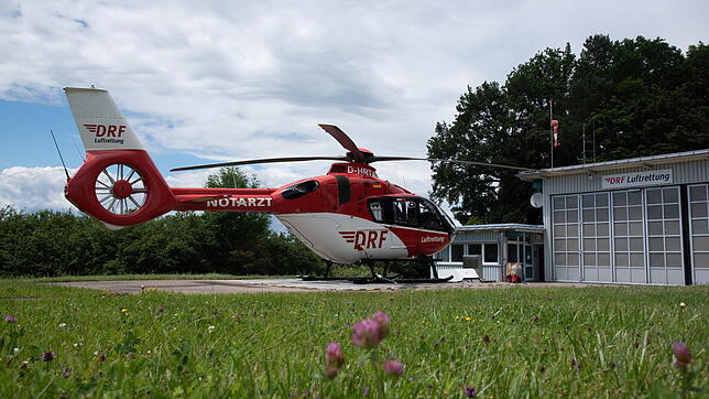 Der Rettungshubschrauber „Christoph 45“ ist sei 40 Jahren am Klinikum Friedrichshafen stationiert. Jetzt soll er verlegt werden.