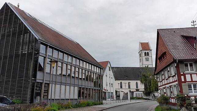 Ortsmitte: Rathaus, Kirche St. Martin