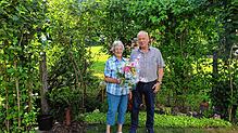 Ortsvorsteher Edgar Lang gratuliert Rosa Blocherer im Namen der Landrätin, des Ministerpräsidenten, der Stadt und Gemeinde zu ihrem 90. ...