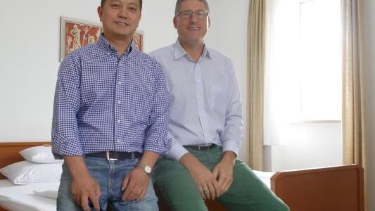 Die alten Zimmer des Hotel Danner sollen bald der Vergangenheit angehören, der neue Besitzer Yan Suping will grundlegend renovieren. ...