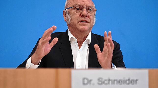 Ulrich Schneider ist Hauptgeschäftsführer vom Paritätischen Wohlfahrtsverband, hier bei der Vorstellung des Armutsberichts.