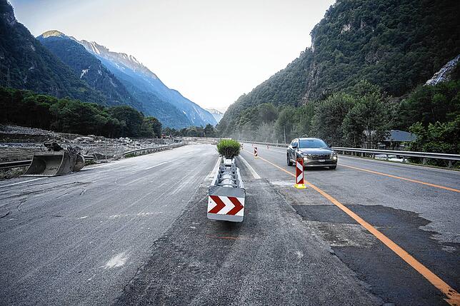 Die wiedereröffnete Autobahn A13.