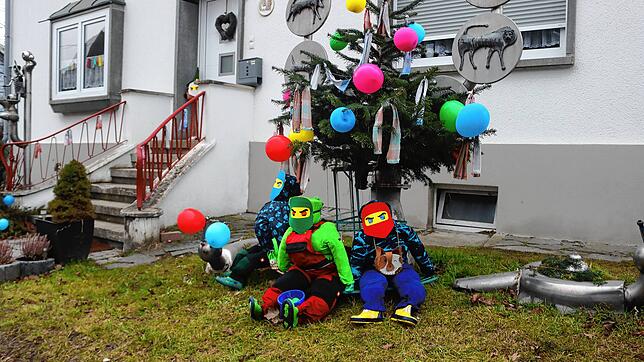 Bild : Bonndorf feiert den 40. Geburtstag des Narrenvereins mit riesigem Umzug