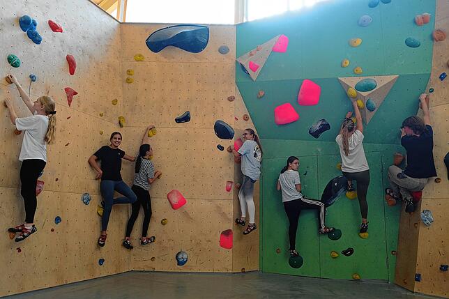 Zur Belohnung gibt es für die Jugendlichen einen Nachmittag in der Boulderhalle.