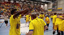 Bild : HSG Konstanz feiert den Aufstieg in die 2. Handball-Bundesliga. Bilder vom Spiel gegen Hildesheim