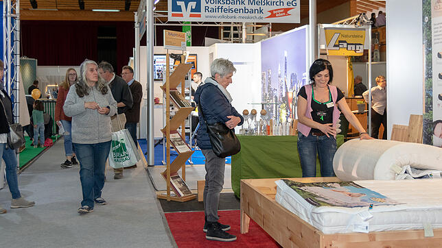 Von der Finanzwelt bis zum optimalen Schlafmöbel mit Matratze fanden die Besucher der Meßkircher Regio-Messe am Wochenende ein breites ...