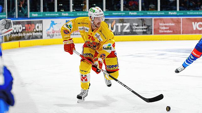 Miks Indrasis trug vergangene Saison noch das Trikot des Schweizer Erstligisten EHC Biel. Nun wechselt er in den Schwarzwald.