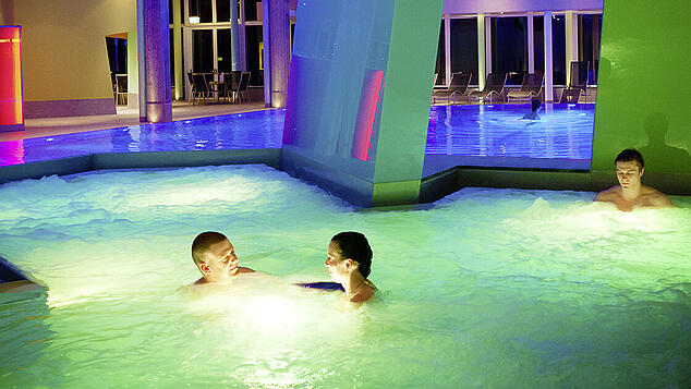 Was ist in der Hallenbadsaison 2025/2026 geboten? Was kostet der Eintritt, wann öffnen die Bäder? Das haben wir in einer großen ...