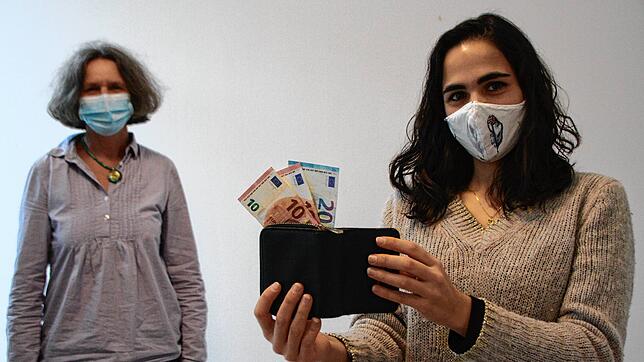 Die Psychologinnen Claudia Nicolay (links) und Lisa Angulo helfen Frauen in Not. Sie leisten finanzielle Überbrückungshilfen für Frauen, ...