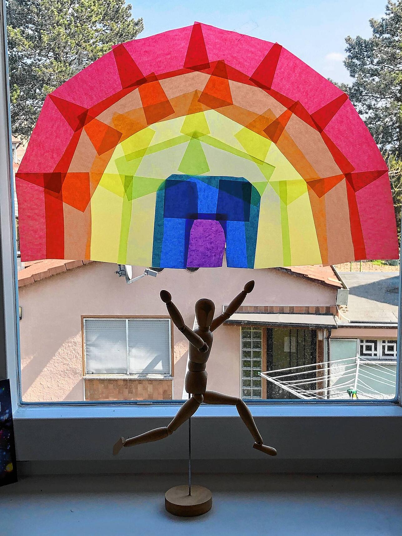 Konstanz So viele Regenbogen hängen an den Fenstern in Konstanz So viele Regenbogen hängen an den Fenstern in