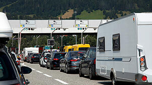 Wer die Brennerautobahn nutzen möchte, muss Mautgebühren bezahlen.