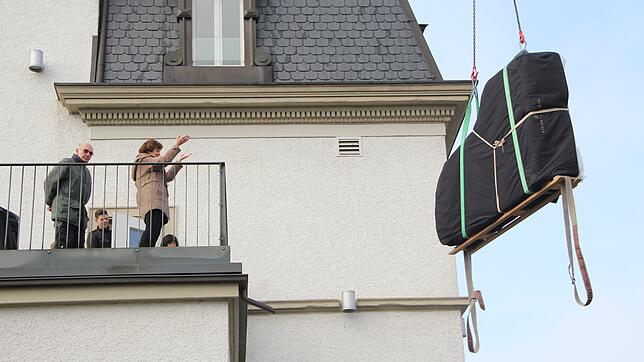 Besondere Qualitäten als Dirigentin bewies die Vorsitzende des Fördervereins, Marie-Theres Rist, bei der Anlieferung des neuen ...