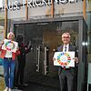 Die Freude über die Förderung des Bundesministeriums ist Tourismuschefin Birgit Bergmüller und Bürgermeister Jürgen Stukle anzusehen. ...